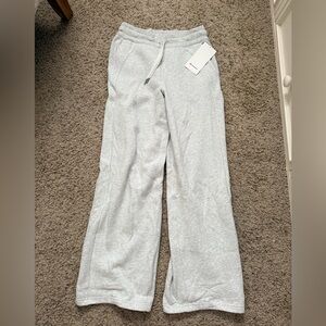 Lululemon Scuba Mid-Rise Wide-Leg Pant